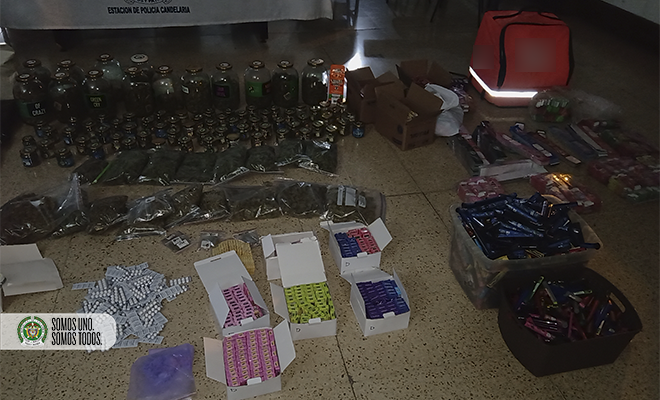 droga en chocolate, pasteles y gomitas