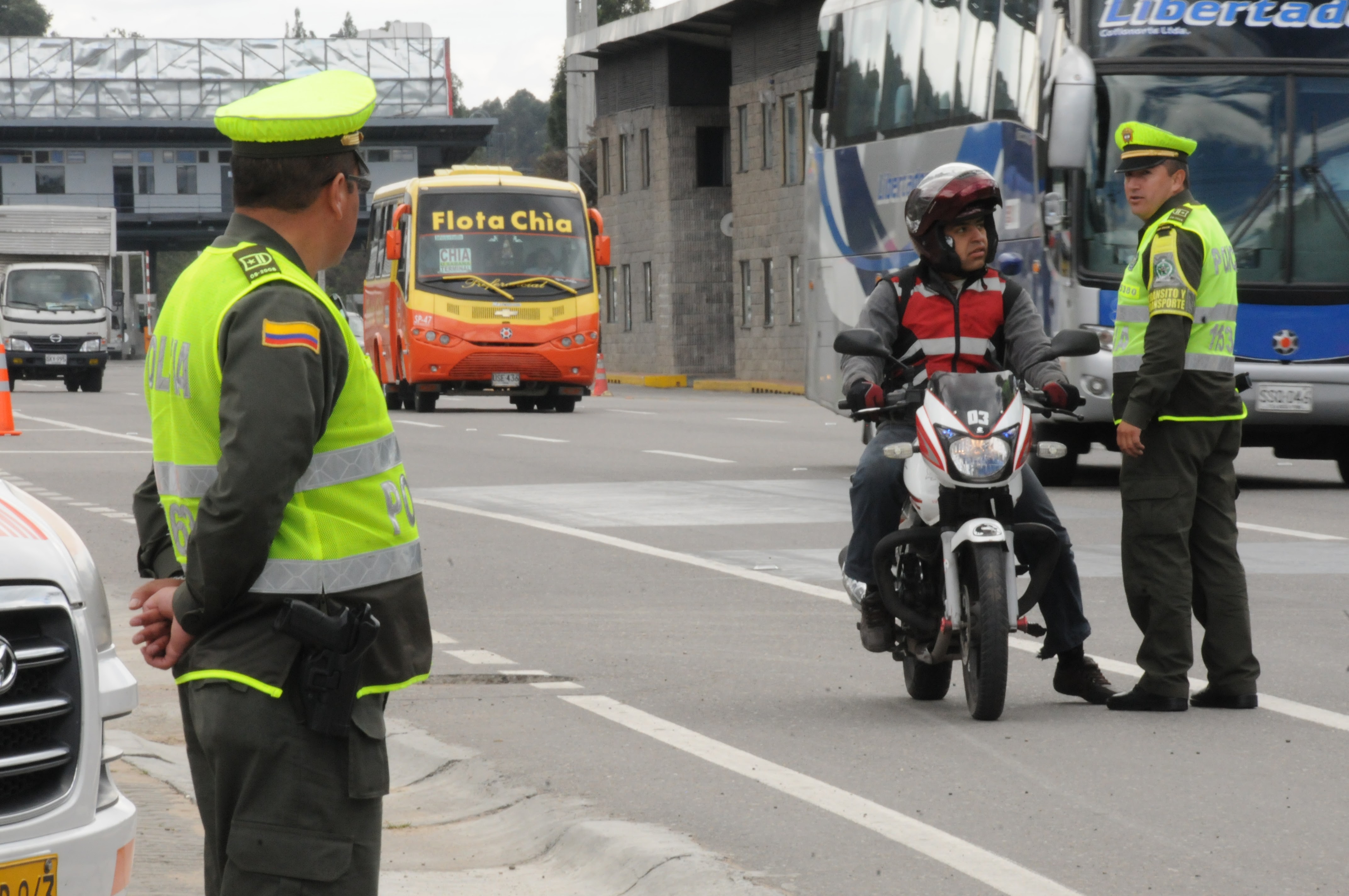  Policía de Tránsito seguirá haciendo controles a grupos de “moteros” en carreteras.
