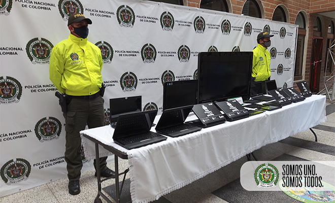 Elementos recuperados de biblioteca pública de Medellín