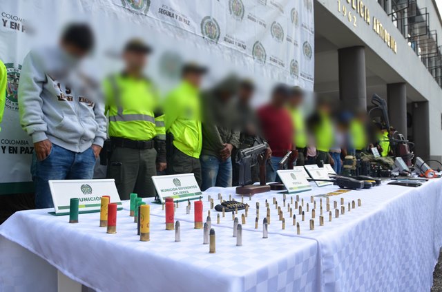 Caen-15-integrantes-de-‘Los-Pisasuaves’ 