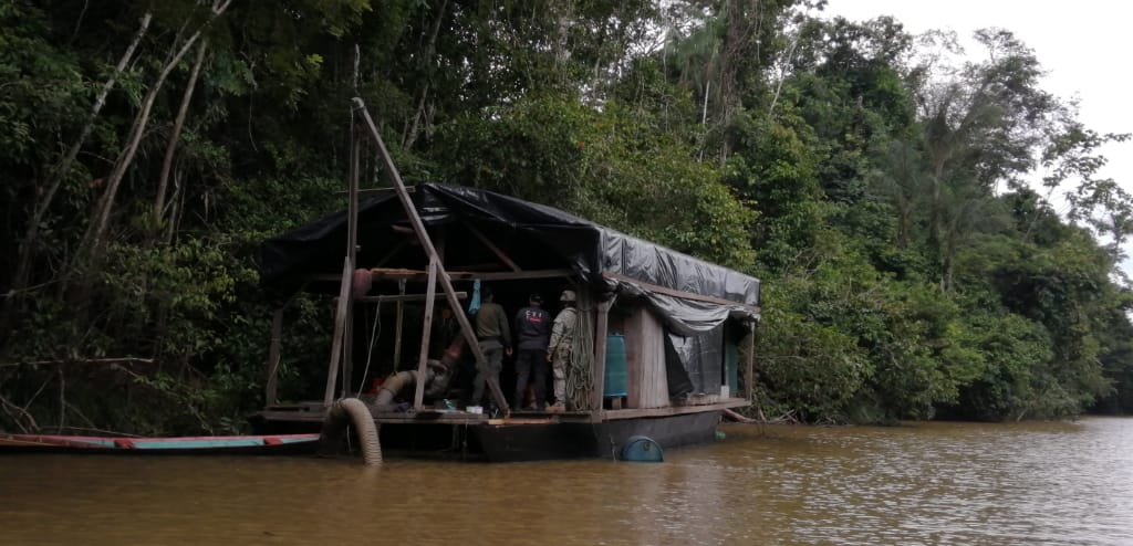 embarcacion-encontrada-en-el-operativo