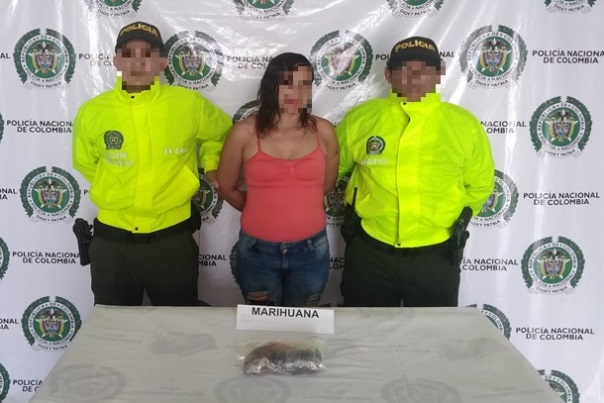 En-operativos-contra-el-microtrafico-la-Policía-captura-a-una mujer