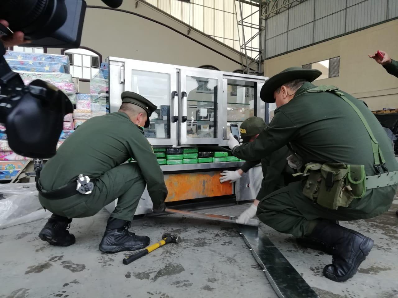 En-el-aeropuerto-internacional-el-dorado-fue-incautado-el-cargamento-más-grande-de-cocaína 