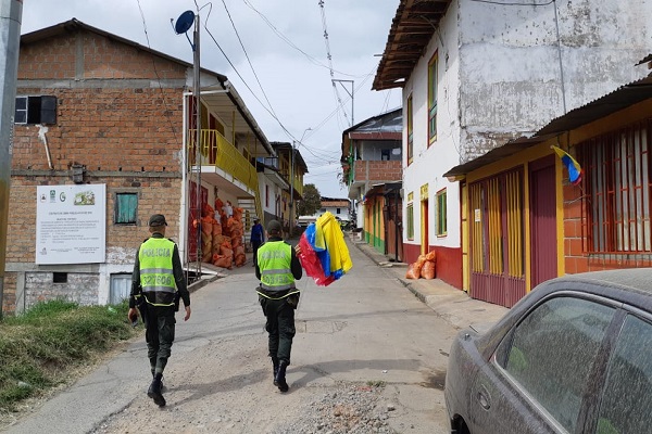 Más de 100 banderas adornaron el corregimiento de Santa Ana 