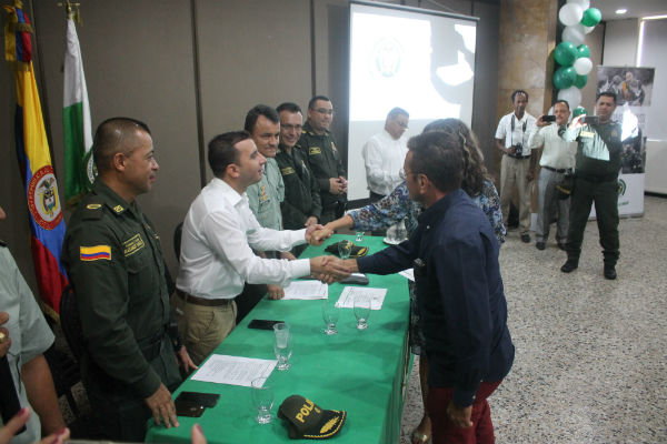 Graduación-239-líderes-cívicos-en-espacios-pedagógicos.