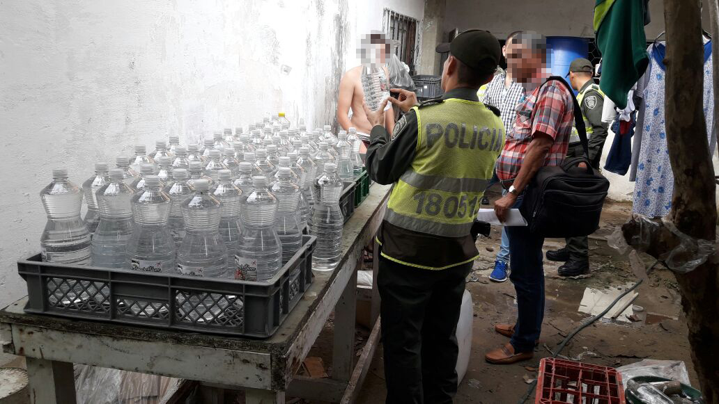Desmantelada fábrica clandestina de vinagre blanco en Barranquilla
