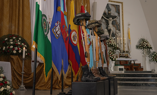 símbolos en homenaje a los miembros de las fuerzas militares