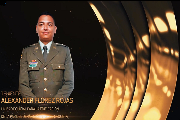 Ganador Excelencia Policial-Teniente Alexander Florez..