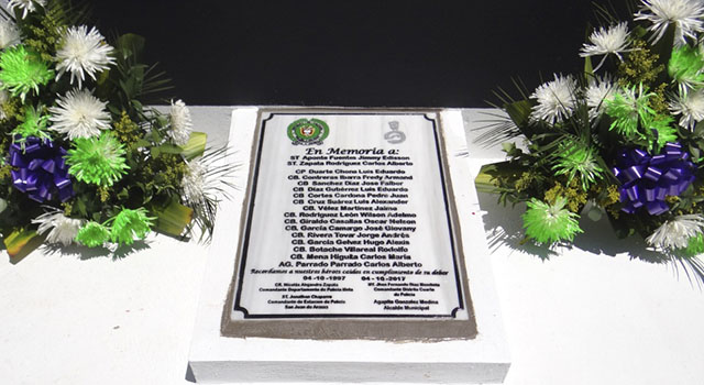 Con un mural-la Policía Nacional-y-la comunidad-rinde un homenaje-a nuestros héroes