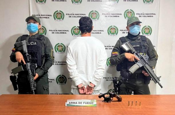 Capturados con armas de fuego y municiones.