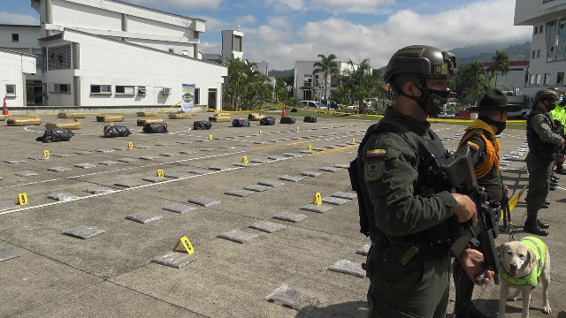 Con-la-presencia-del-alcalde-del-municipio-de-Pereira-Carlos-Maya-López-damos-a-conocer-esta-actividad-operacional