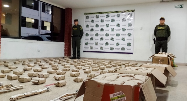 Entre-los-elementos-incautados-encontramos-papeletas-volcanes-culebras-chorrillos-entre-otros