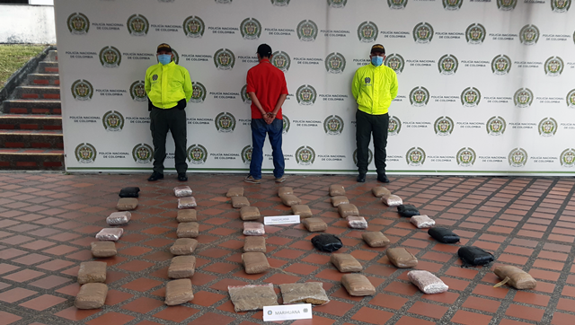 Al-parecer-la-persona-capturada-conocida-como-el-viejo-lideraba-la-venta-de-marihuana-en-el-municipio-industrial