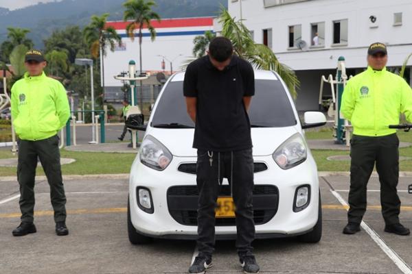 Es capturada una persona, dos vehículos recuperados y la incautación de tres automotores más