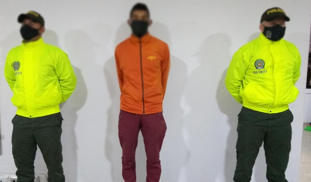 Esta persona al parecer se dedicaba al hurto de celulares en el municipio industrial 