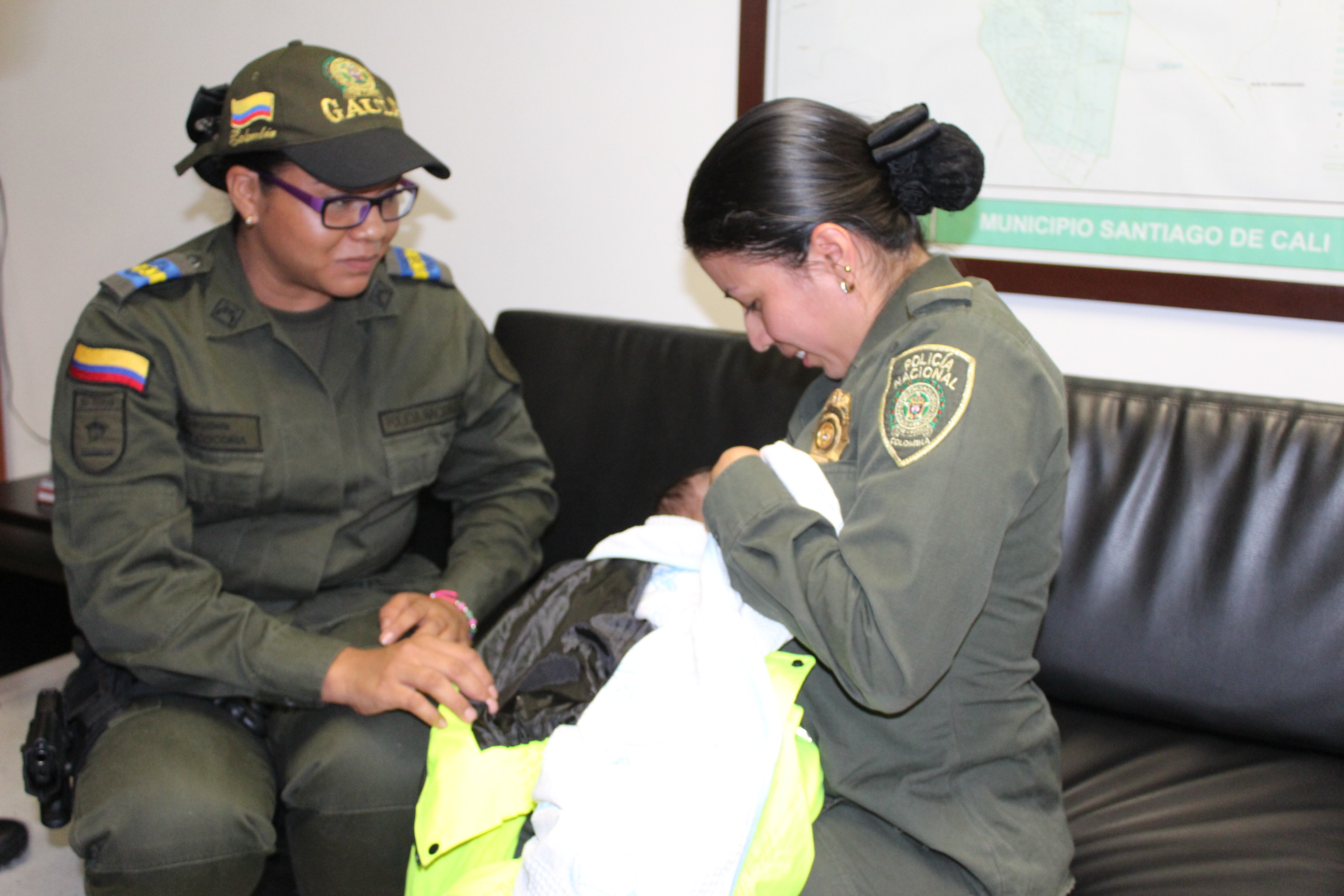 Unidades-Gaula--policía-Cali- rescata sana y salva-niña-Guadalupe
