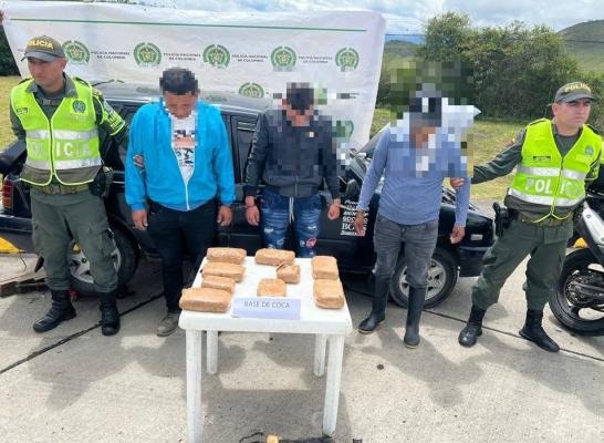 Incautan estupefacientes