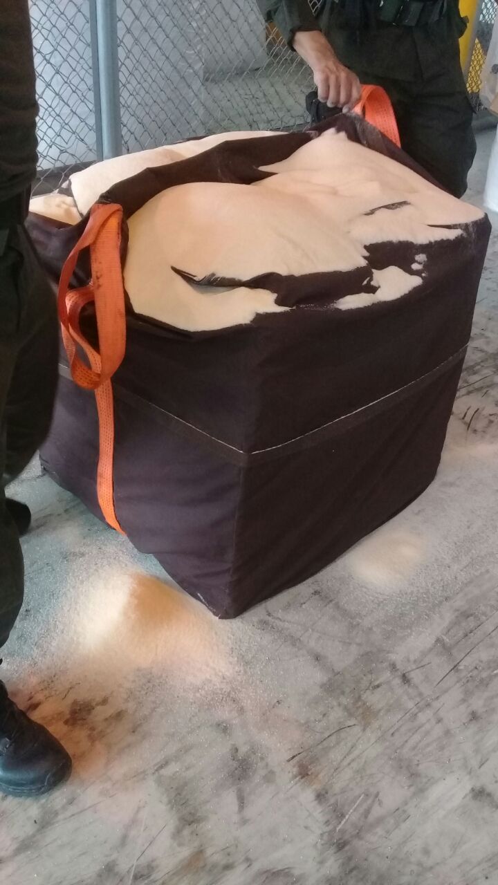 Dentro de azúcar orgánica se halló-una-tonelada-de-cocaína