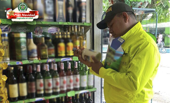 La Policía Nacional-incauta-2-mil-gramos-de-pólvora-y-94-botellas-de-licor adulterado