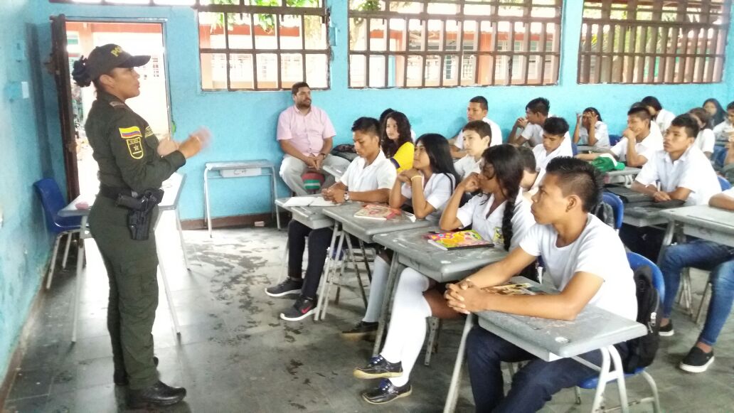 Policía Nacional da inicio al programa jóvenes a lo bien