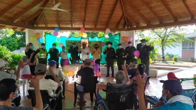 La_policía_en_Santander_no_dejó_pasar_desapercibido_el_día_de_la_familia_5