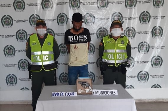 Lo-capturamos-en-flagrancia-por-el-delito-de-porte-ilegal-tentativa-de-homicidio-y-hurto-calificado-agravado