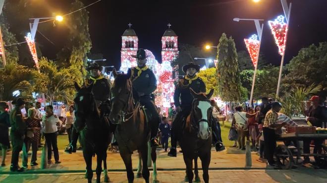 Carabineros en caballos