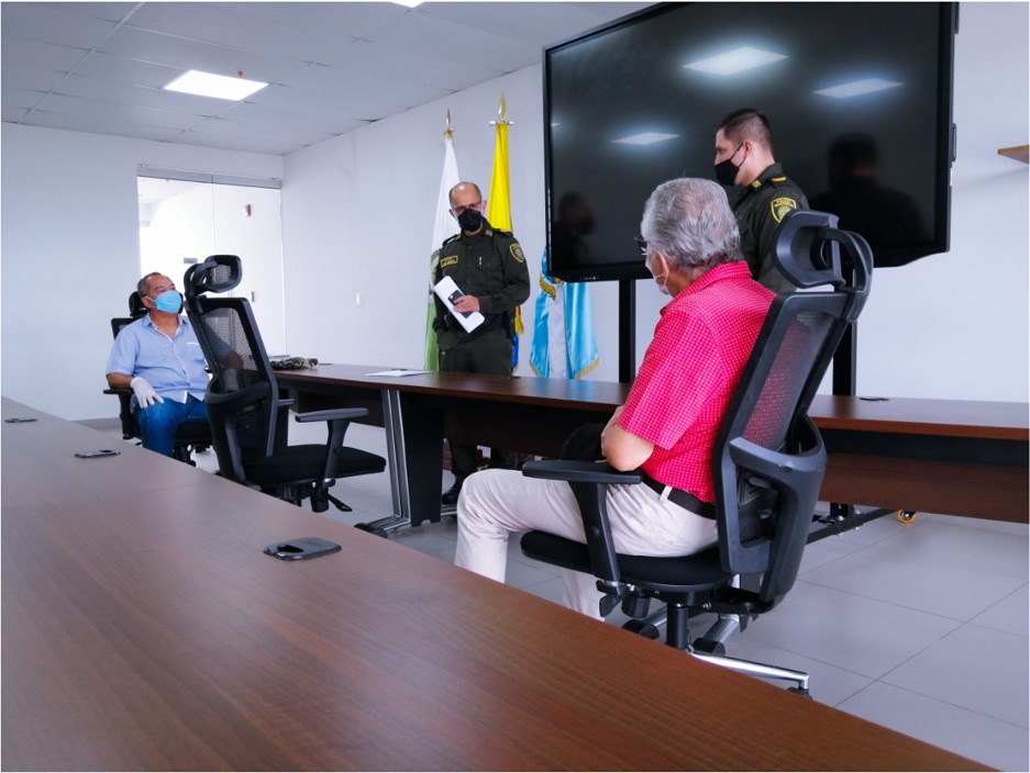 Nos reunimos con un grupo de profecionales para llevar ayudas a los más necesitados