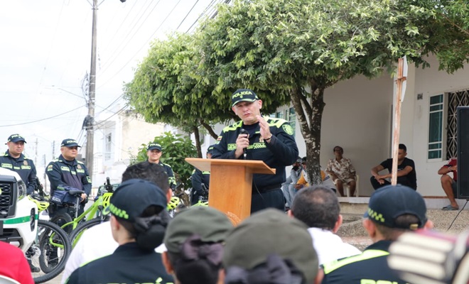 policia con comunidad