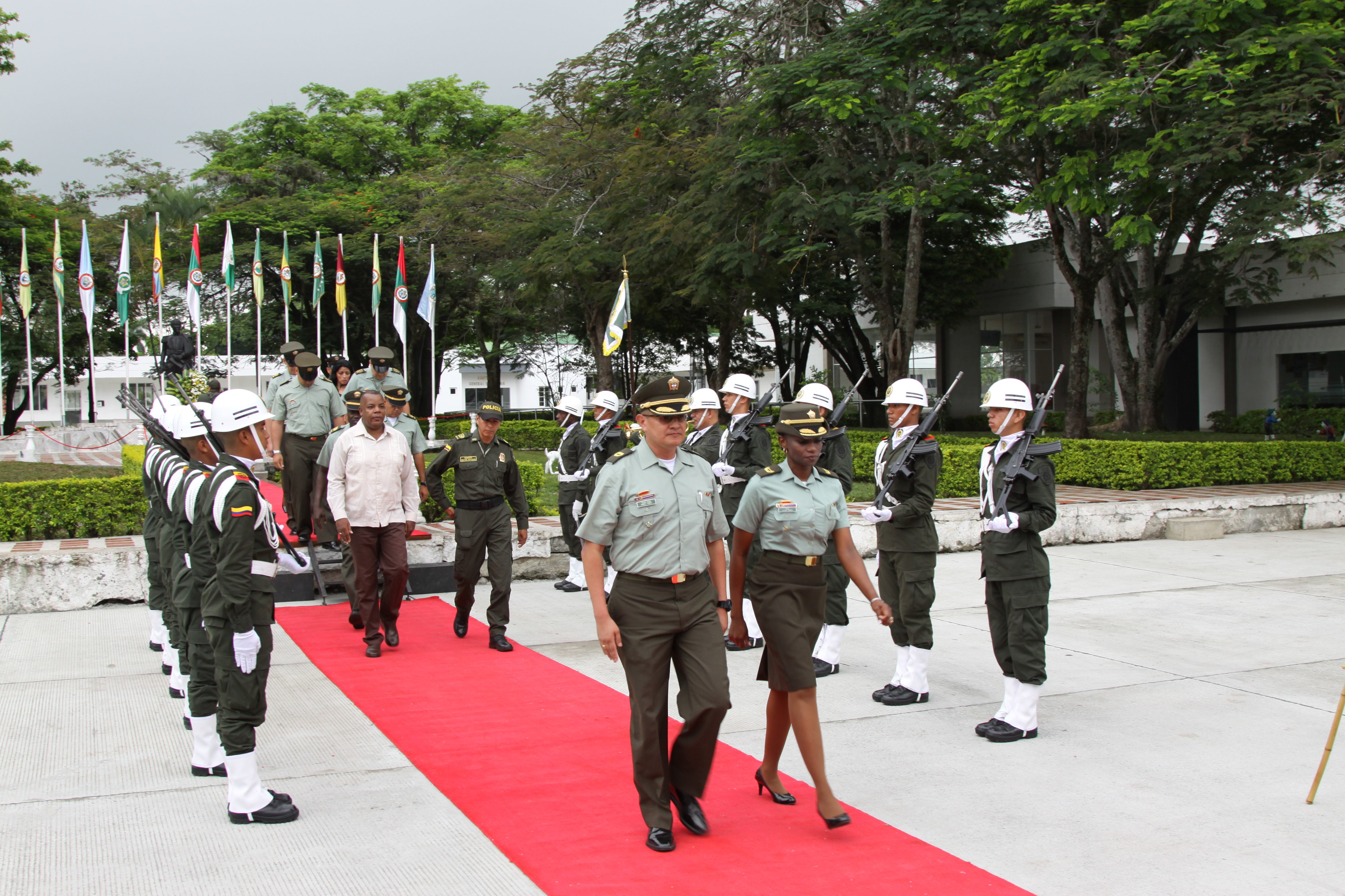Desde la Escuela de Policía se realizó acto de ofrenda floral 