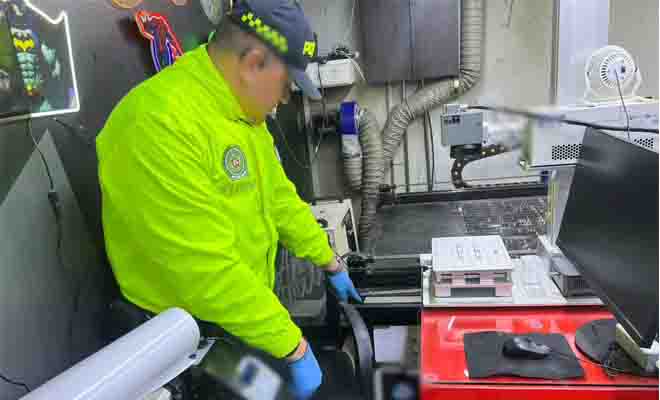 Polic&iacute;a inspeccionado mercanc&iacute;a incautada