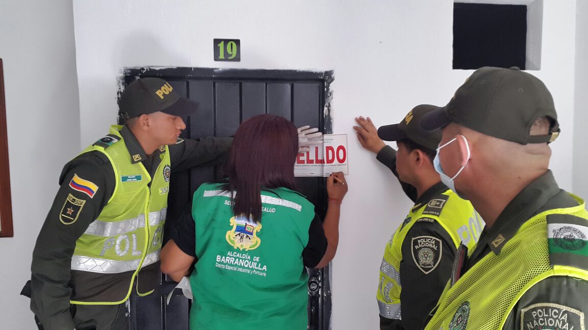Policía de Barranquilla verifica legalidad de establecimientos