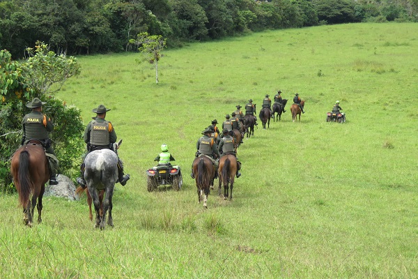 Patrullaje rural Carabineros de Colombia 