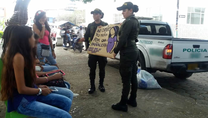 policia-campana-jovenes-tumaco
