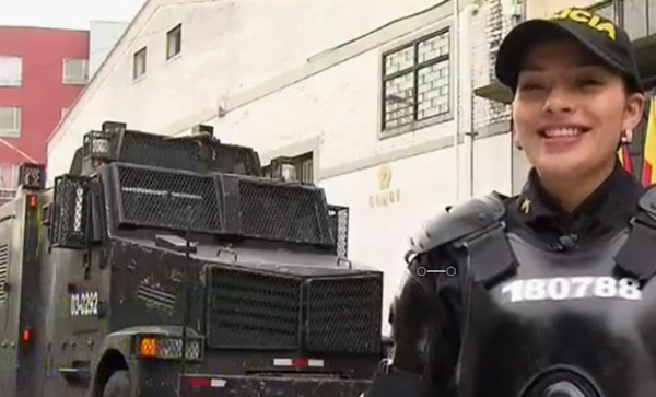 policia-colombia-dia-madre