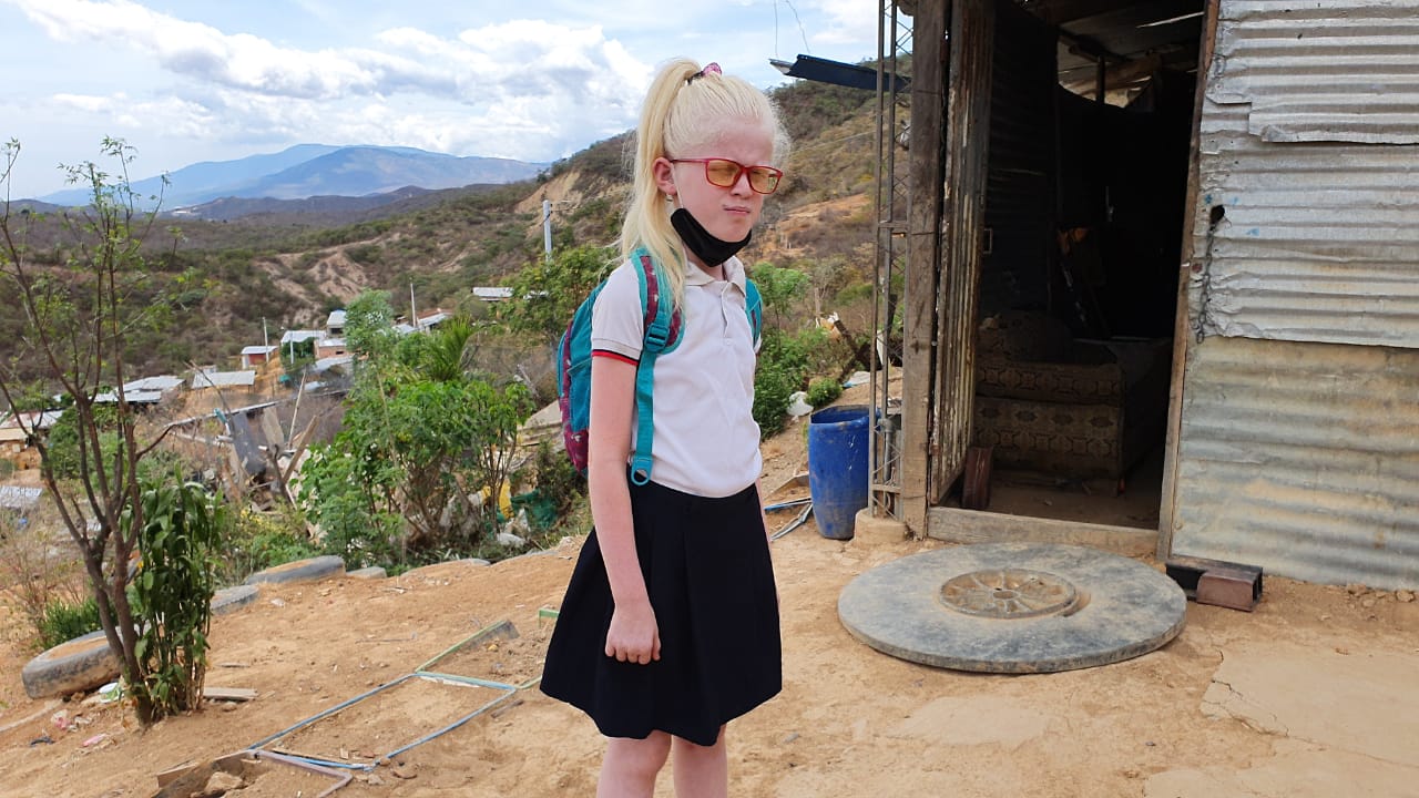 Estefany y sus ‘ángeles verde oliva’. 