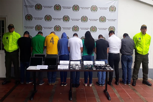 08 diligencias de allanamiento permitieron la captura de 09 personas y la recuperación de 153 terminales móviles