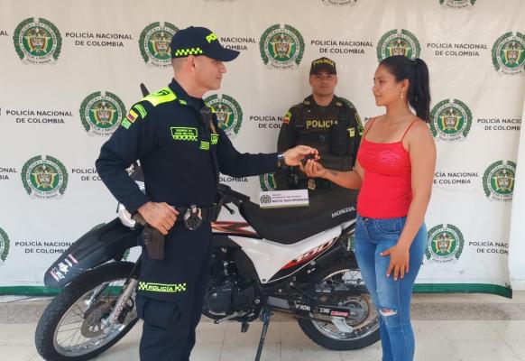 Policía Nacional en tiempo récord, logra la recuperación de dos motocicletas que habían sido hurtadas