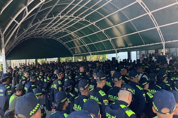 Grupo de polic&iacute;as en formaci&oacute;n durante preparaci&oacute;n para garantizar el acompa&ntilde;amiento en la jornada electoral.