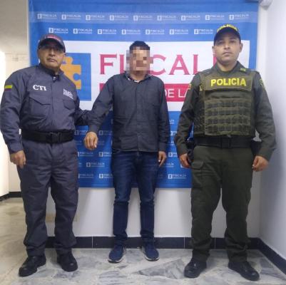 tenia orden de orden de captura vigente por delito de acceso carnal 