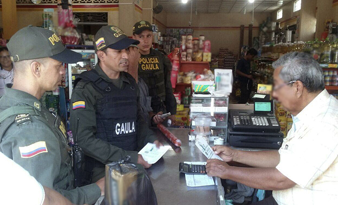 En-Navidad-la-Policía Nacional-lo-invita-a-que-digamos-juntos-‘yo no pago-yo denuncio’