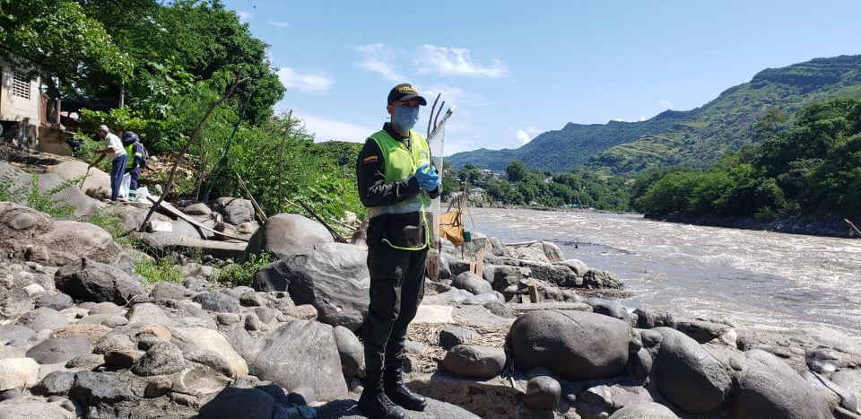 Con ayuda de la ciudadanía y la empresa EMAS limpiamos la Rivera del Rio Magdalena