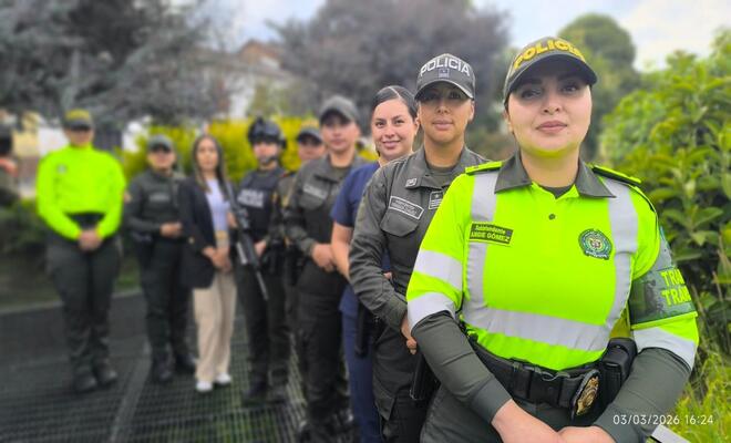 Grupo de mujeres policías de las diferentes especialidades en Nariño