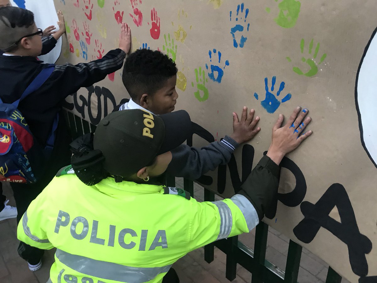regreso-a-clases-en-compañia-de-la-policia