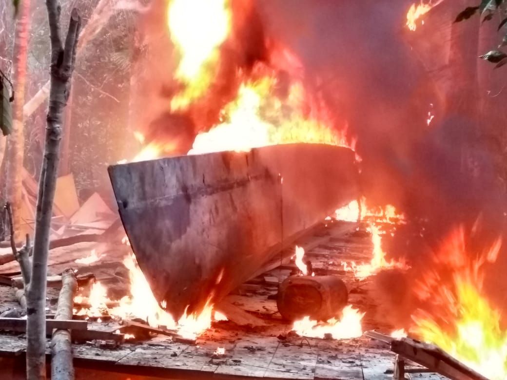 Cerca-a-Tumaco-se-encontró-un-astillero-donde-construía-un-semisumergible