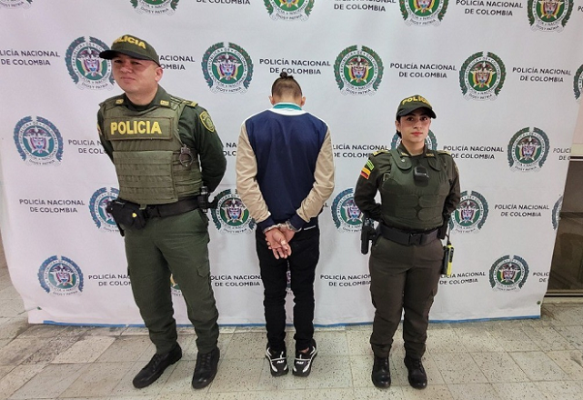 Capturado en flagrancia por el delito de simulación de investidura 