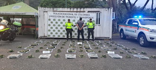 Capturado por uso ilegal de prendas de uso militar 