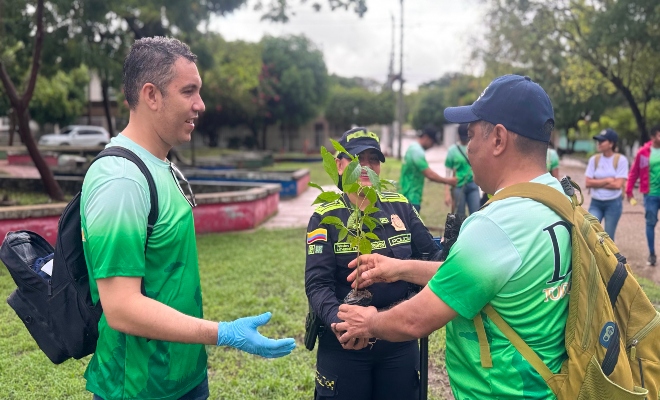 lideres sociales se unen en apoyo a la policía nacional para recuperar y mejorar un parque