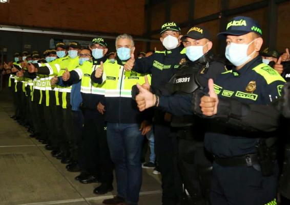 Presidente de la República encabezó visita a instalaciones policiales de Bogotá reconociendo el trabajo abnegado de los uniformados