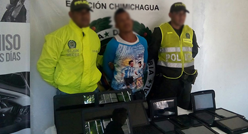 021214-hombre-computadores-educar-recuperados